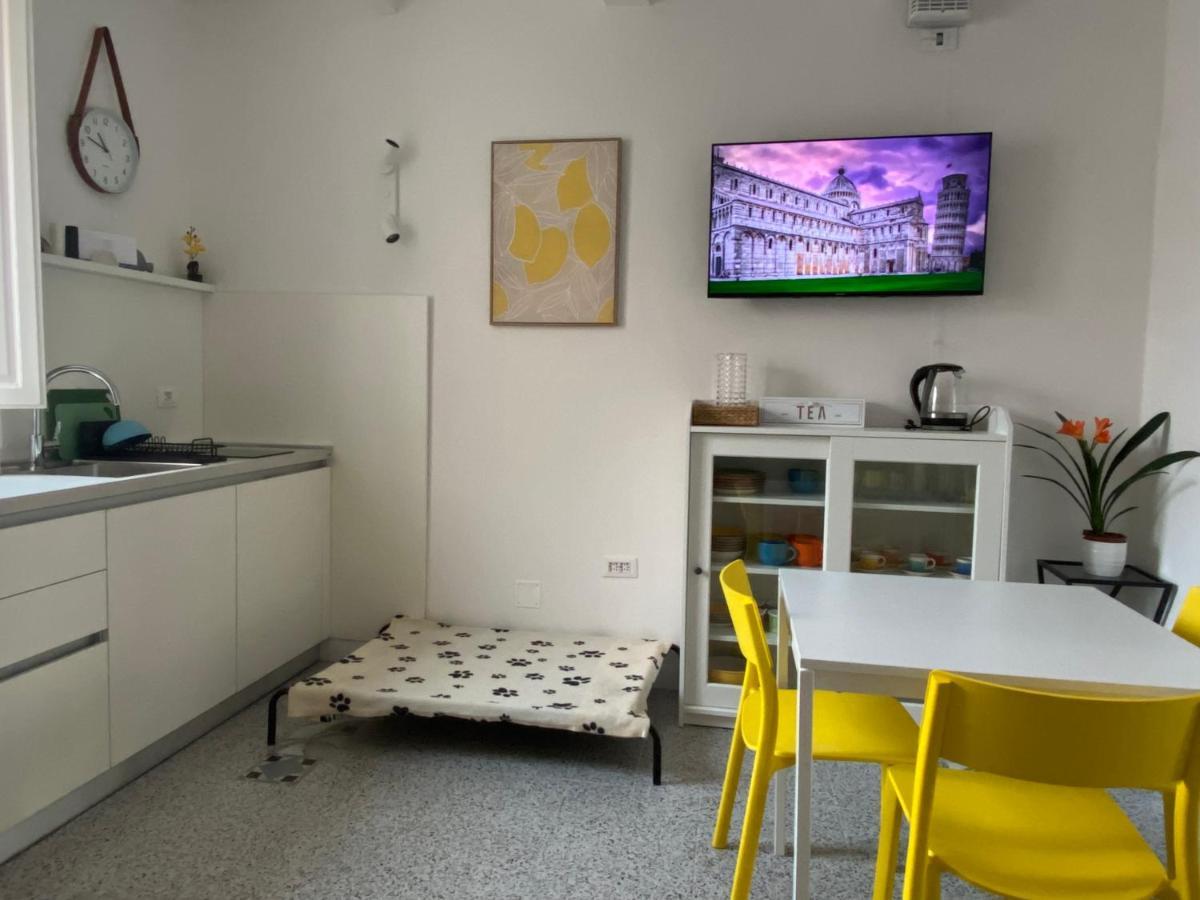8+8 Appartamento Con Garage Ливорно Екстериор снимка